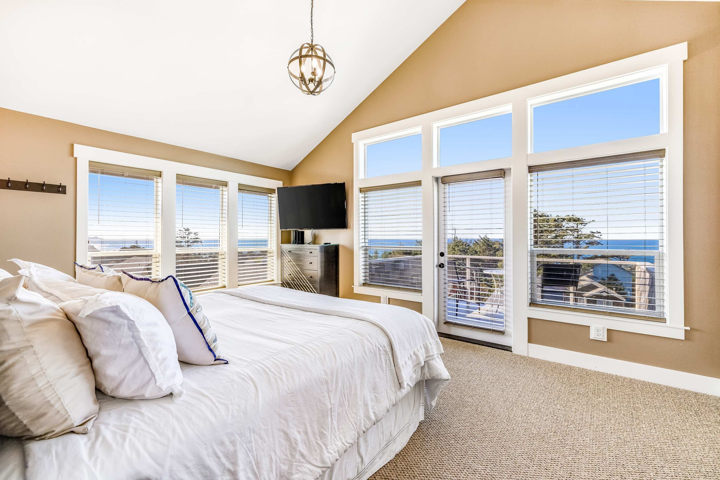 Iron/ironing board, travel cot, WiFi, bed sheets