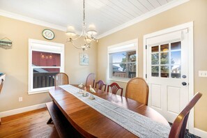 Dining - Family Home with Game Room WiFi Fireplace Private Hot Tub Walk to Beach (Lincoln City)