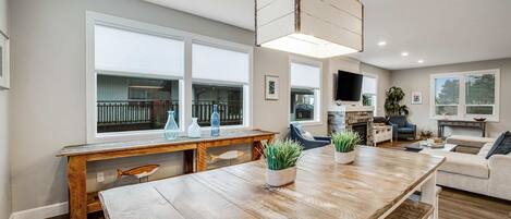 Fernseher, Kamin, DVD-Player, Arbeitsbereiche