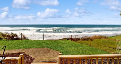 Oceanfront dog friendly home with 180 degree view deck and great location
