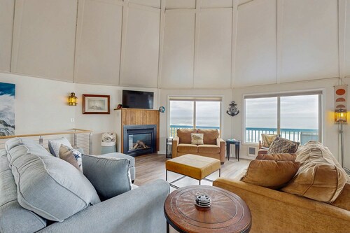 Dog friendly oceanfront home with private hot tub sauna and incredible view