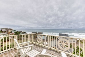 Property grounds - Ocean view home with hot tub game room furnished deck and fireplaces (Lincoln City)