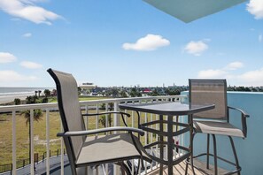 Comfort Studio, Balcony, Ocean View | Outdoor dining