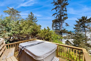 Outdoor spa tub - Dog Friendly Home with Private Hot Tub and Views of Proposal Rock and the Ocean (Neskowin)