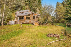 Exterior - Luxury Riverfront Home with Several Acres Hot Tub and Swimming Holes Dogs OK (Cloverdale)