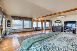 Skrivebord, strykejern/-brett, wi-fi og sengetøy