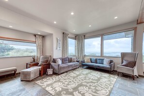 TV, peis og DVD-spiller