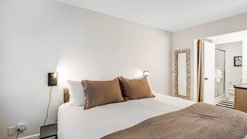 1 bedroom, iron/ironing board, travel crib, WiFi