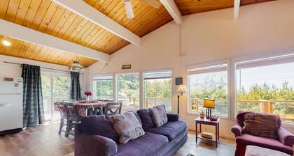 Family Friendly Home with Hot Tub Ocean View and Entertainment Near Beach