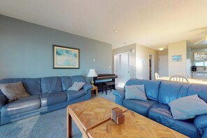 TV, fireplace, DVD player, stereo