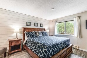 1 bedroom, internet, bed sheets