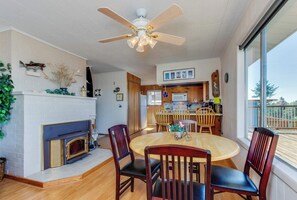 Dining - Bright Home with Sweeping Ocean Views and Quiet Location Close to Town (Pacific City)