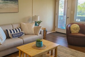 Tv, dvd-spelare och kontor