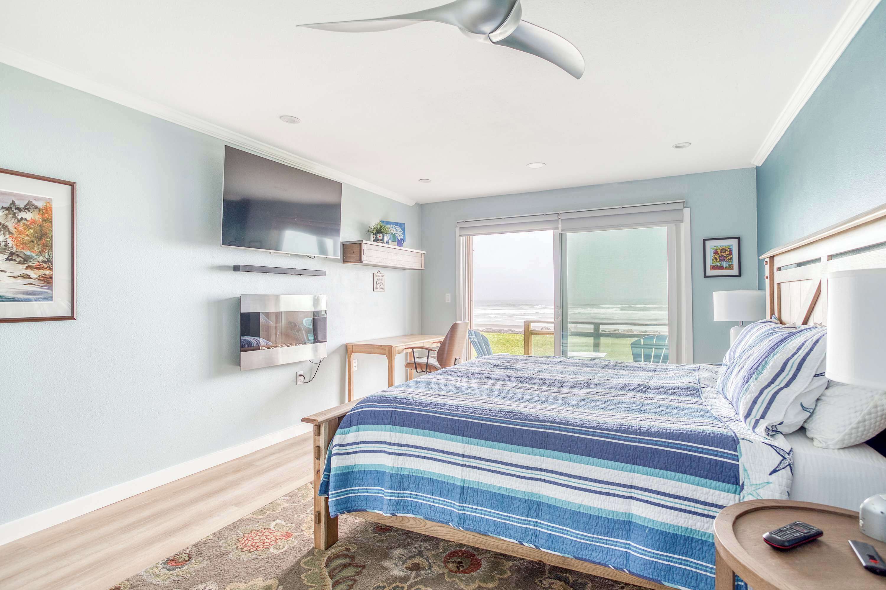 1 bedroom, desk, iron/ironing board, WiFi