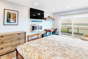 1 bedroom, desk, iron/ironing board, WiFi