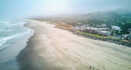 Oceanfront ground level condo with fireplace and updated kitchen dog friendly