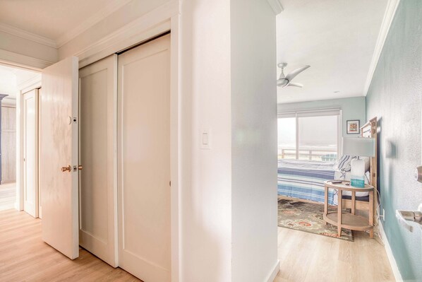 1 bedroom, desk, iron/ironing board, WiFi