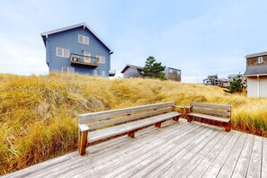Property grounds - Comfortable home close to beach with deck and game room close to town (Pacific City)