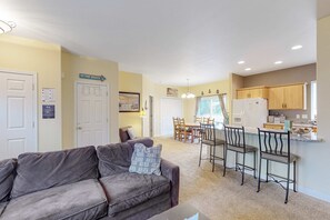 TV, fireplace, DVD player, stereo - Comfortable home close to beach with deck and game room close to town (Pacific City)
