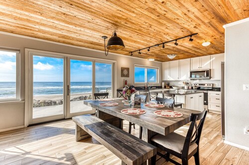 Beachfront home with ocean view hot tub and wood burning fireplace dog friendly