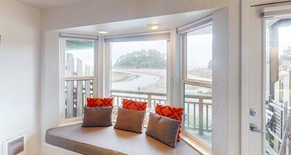 Oceanfront 2nd floor condo with ocean views balcony and seasonal beach access