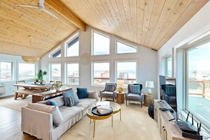 TV, DVD player, stereo - Designer home with stunning ocean and sunset views steps to beach dog friendly (Pacific City)