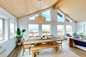 Dining - Designer home with stunning ocean and sunset views steps to beach dog friendly (Pacific City)