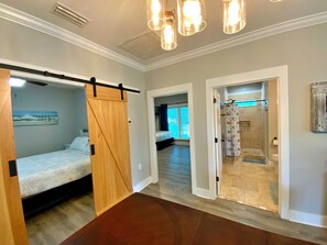 Desk, iron/ironing board, free WiFi, bed sheets - June 14-16 Reduced! Adorable cottage w/ Pools! (Gulf Shores)