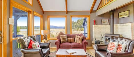 Fernseher, Kamin, DVD-Player, Arbeitsbereiche