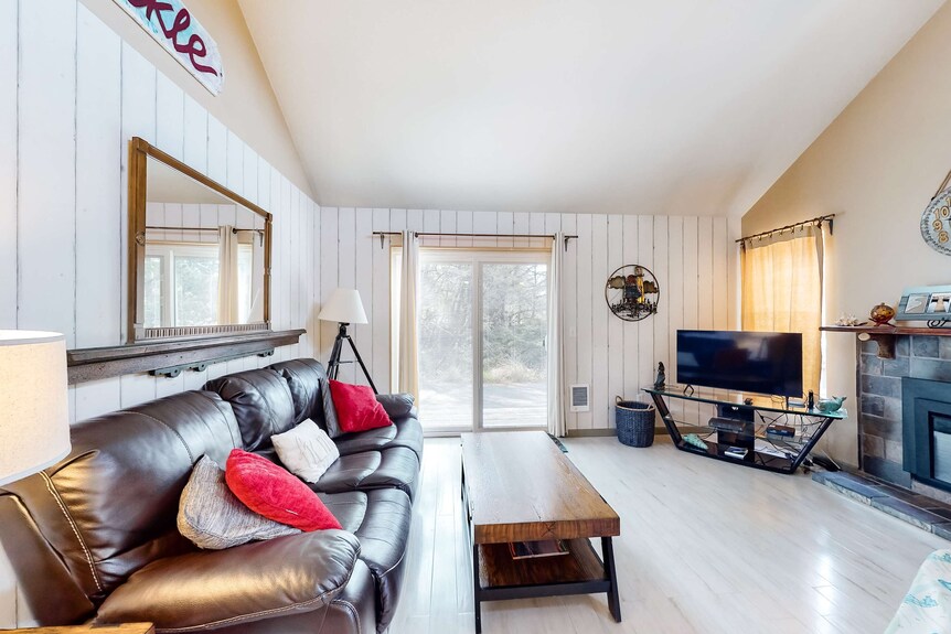 Charming Beach House With Unique Decorations And Nearby Beach Access - Pacific City, OR