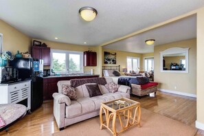TV, fireplace, DVD player, offices - Bright and open hillside home with sprawling ocean views (Pacific City)