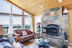 TV, fireplace, DVD player, offices - Bright and open hillside home with sprawling ocean views (Pacific City)