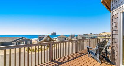 Dog Friendly House with Ocean Views Hot Tub Arcade Machine and Easy Beach Access