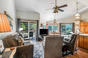 TV, offices - Cozy Home with Wood Stove WiFi Gas Grill and Large Deck Walk to Beach (Pacific City)