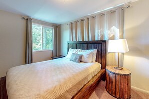 Tabla de planchar con plancha, wifi y ropa de cama 