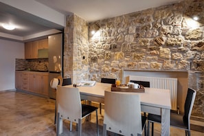 Anemos Villa with Private Pool | Salle à manger