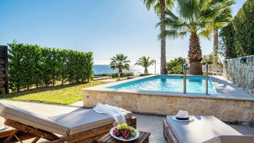 Maistros Villa with Private Pool | Pemandangan balkon