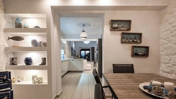 Helios Villa with Private Pool | Eget kök | Kylskåp, mikrovågsugn, ugn och diskmaskin