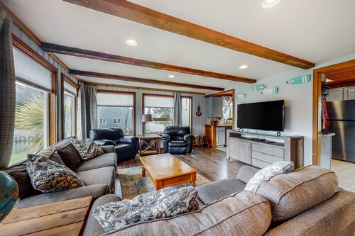 Dog friendly house near the ocean with woodstove yard patio and washer dryer