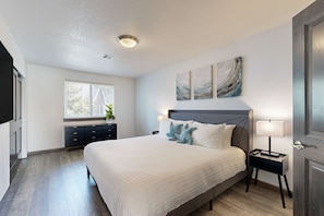 3 bedrooms, iron/ironing board, WiFi, bed sheets - New coastal house with beach access balcony central AC and washer dryer (Pacific City)