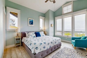 3 bedrooms, desk, iron/ironing board, WiFi