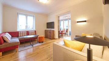 Comfort-Apartment, 1 Schlafzimmer, Nichtraucher, Haustiere nicht gestattet | Wohnbereich | Flachbildfernseher