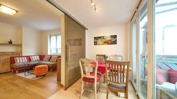 Comfort-Apartment, 1 Schlafzimmer, Nichtraucher, Haustiere nicht gestattet | Wohnbereich | Flachbildfernseher
