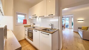 Apartemen Comfort, 1 kamar tidur, Bebas Asap Rokok, Hewan Peliharaan Dilarang | Dapur pribadi