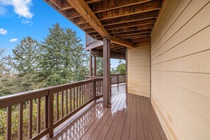 Terrace/patio - Three story ocean view home with balconies grill and open layout dog friendly (Pacific City)