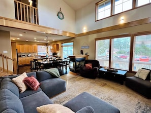 TV, fireplace, DVD player, offices - Family friendly home with private hot tub fireplace and BBQ close to beach (Pacific City)