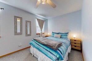 1 bedroom, iron/ironing board, WiFi, bed sheets - Charming house with tranquil setting near the beach (Tierra Del Mar)