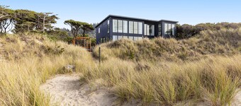 Beachfront designer paradise with amazing ocean view hot tub and shuffleboard