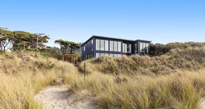 Beachfront designer paradise with amazing ocean view hot tub and shuffleboard