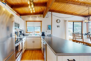 Private kitchen - Oceanfront cottage with hot tub, beach access, fireplace & WiFi - Dog-friendly (Cape Meares)